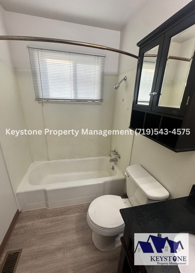 Building Photo - Pet Friendly!  3BR Northside House – Large Yard & Updates – $1,200