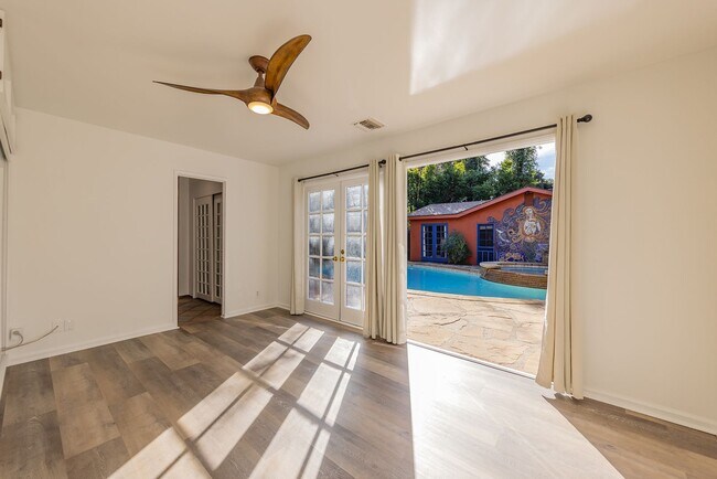 Building Photo - Prime Ojai Location!