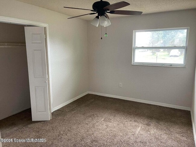 Building Photo - 1016 Martin Dr