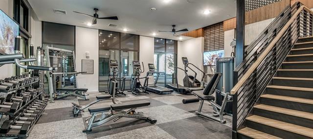 Building Photo - 2929 Oak Lawn Ave