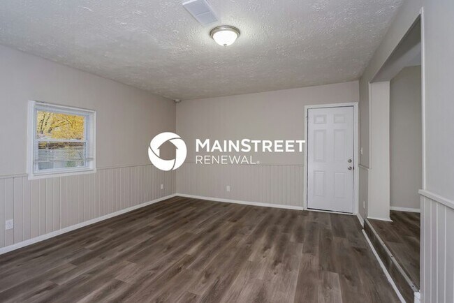 Building Photo - 3 Bedroom Pet-Friendly Home in LOUISVILLE,...