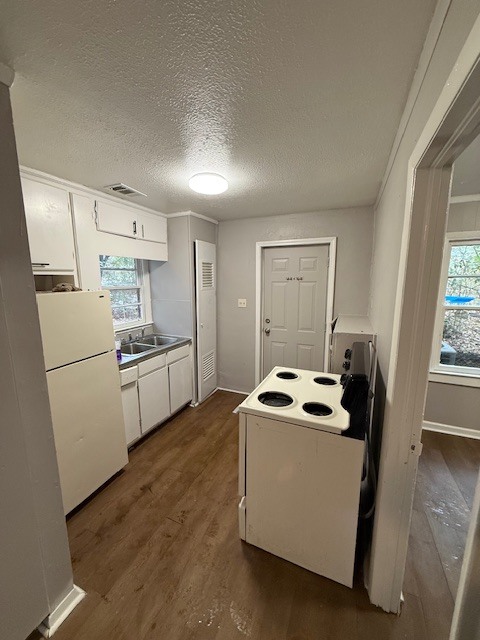 Building Photo - 1927 Lincoln St