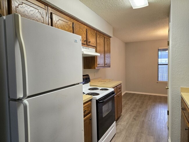 Building Photo - Two Bedroom MISD Duplex