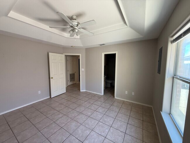 Building Photo - 2408 Moonlight Ln