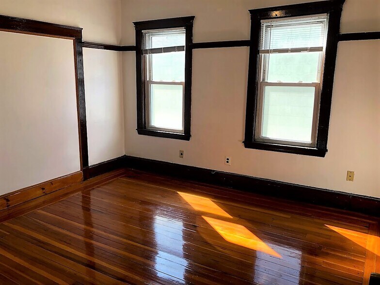 Building Photo - 28 Litchfield St