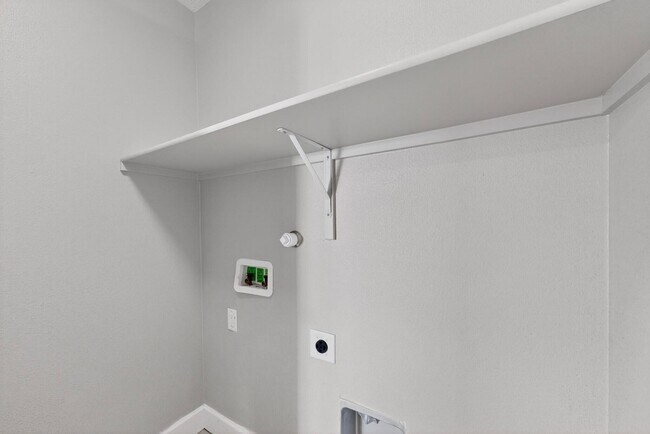 Building Photo - 5603 Linq Ct NE