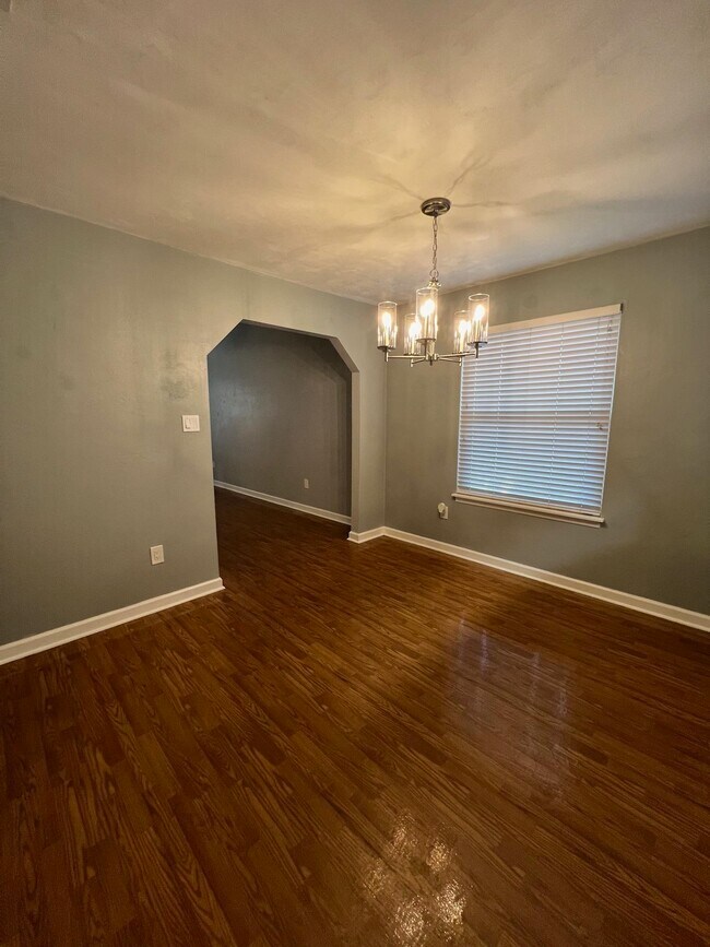 Building Photo - 3007 Richview Park Cir W