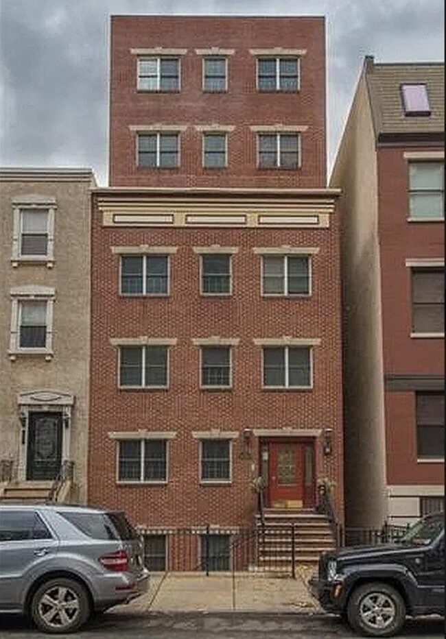 Building Photo - 224 Hudson St