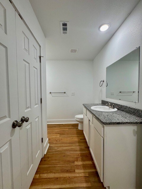 Building Photo - 1204 Nedra Dr