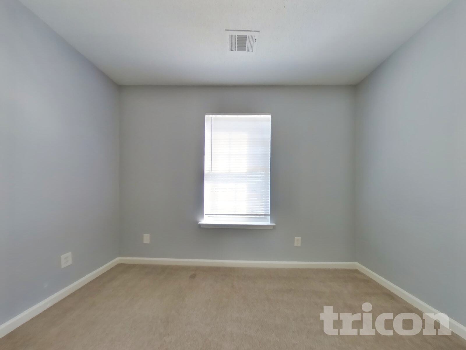 Building Photo - 245 Longview Dr