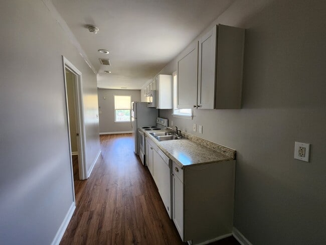 Building Photo - 2 Bedroom 1 Bath Home in Downtown Newnan c...