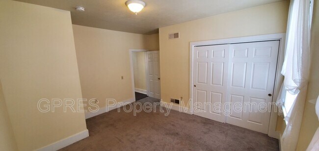 Building Photo - 1109 Goettmann St
