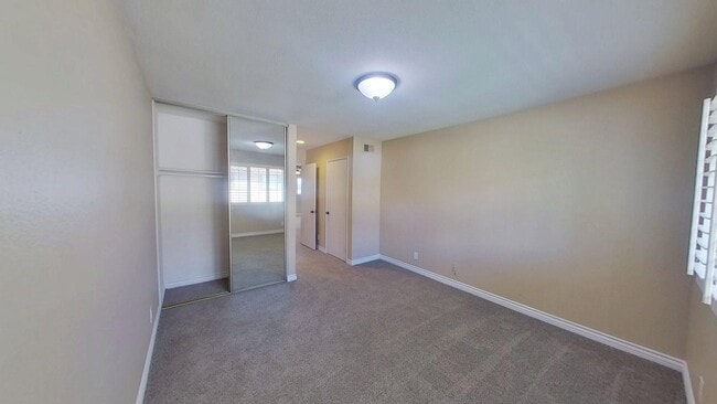 Building Photo - 5151 Walnut Ave