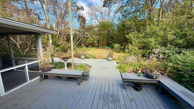 Building Photo - Renovated Home close to TMH avail NOW!!!