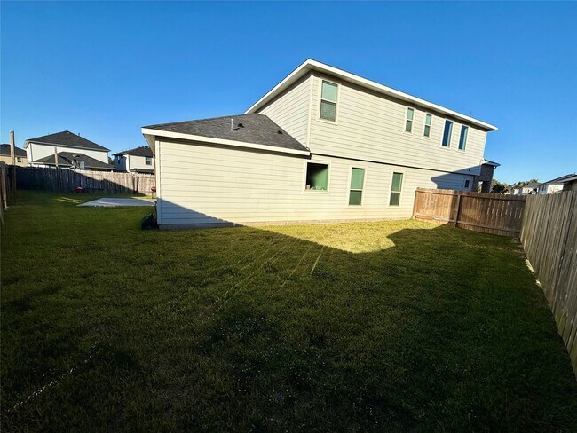 Building Photo - 15402 Sailpoint Ln