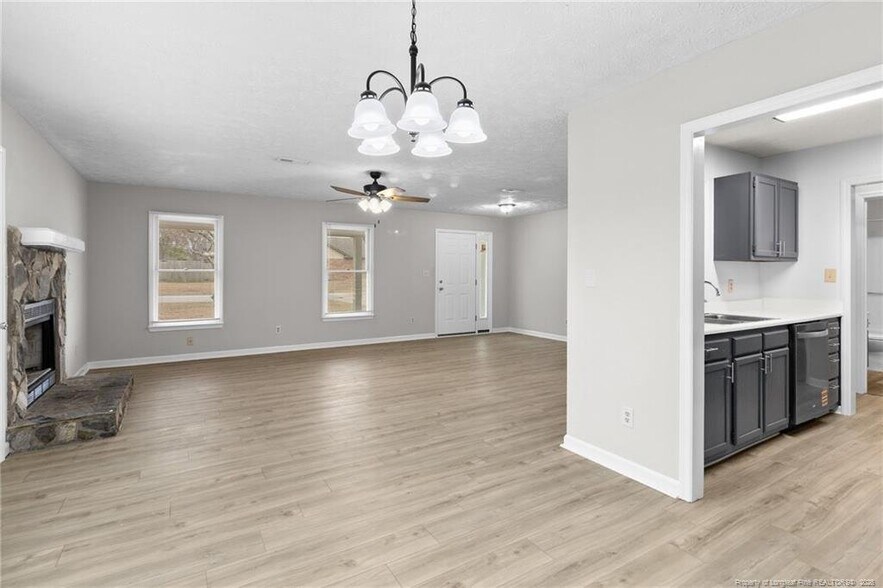 Building Photo - 5748 Pepperbush Dr