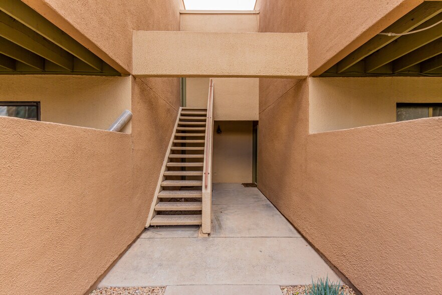 Building Photo - 3600 N Hayden Rd