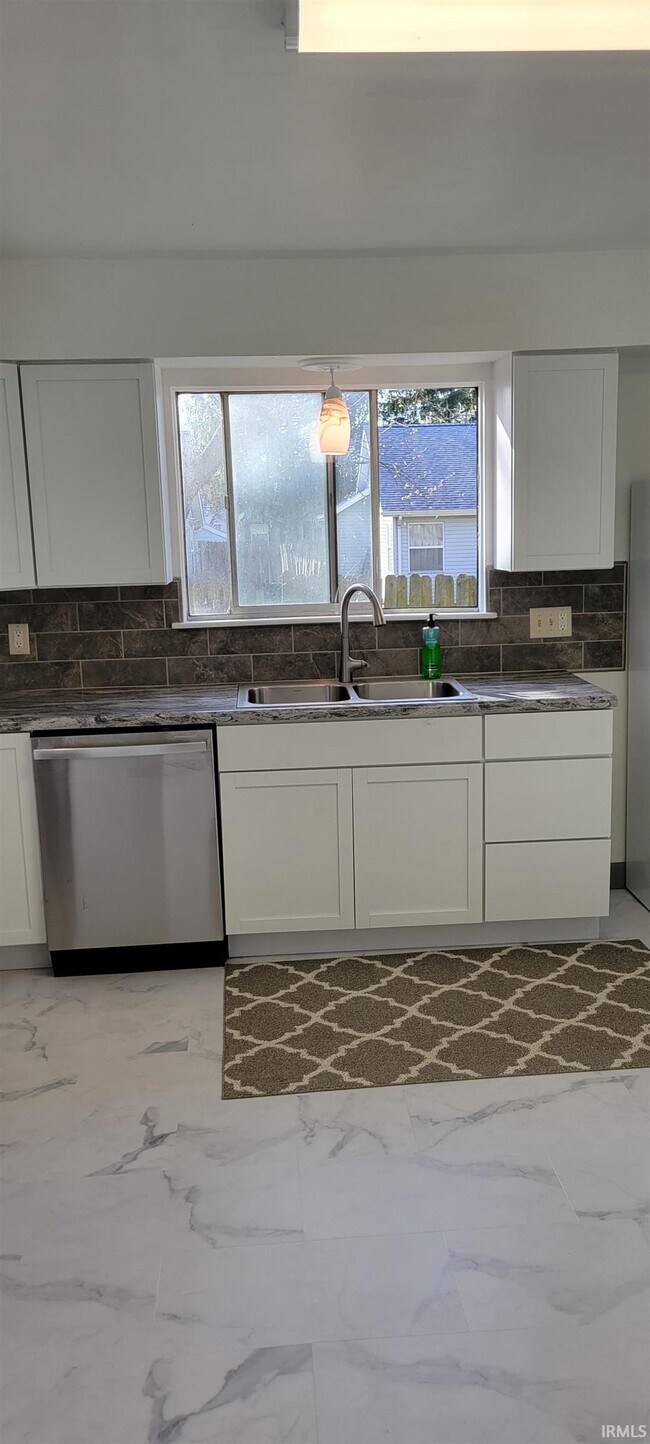 Building Photo - 2772 Alexandria Ct