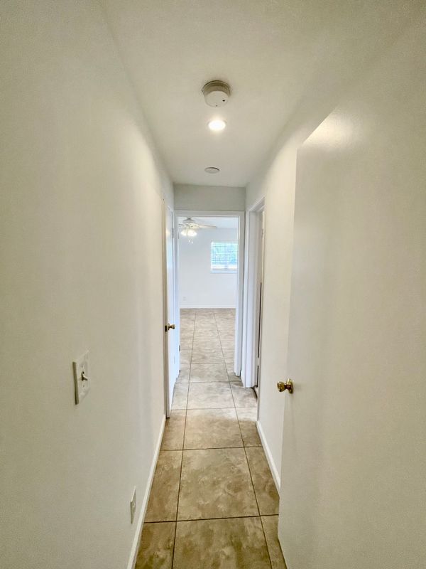 Building Photo - 4430 W Broward Blvd