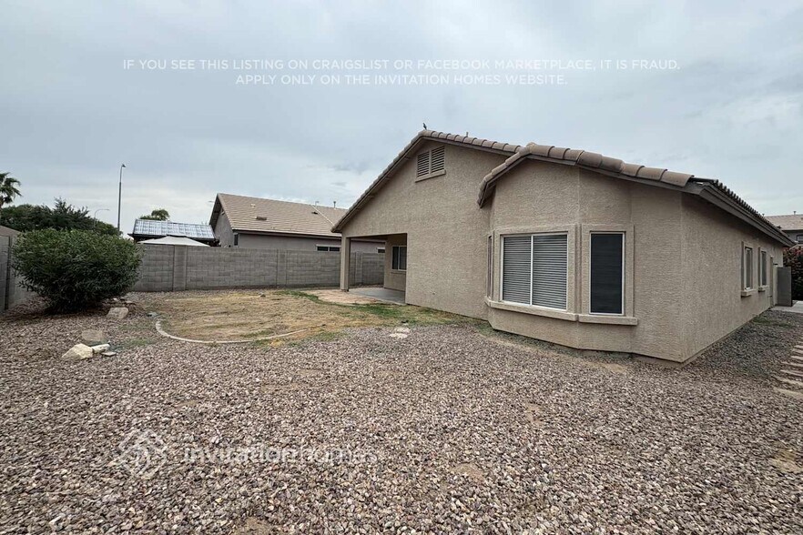 Building Photo - 12265 W Monroe St