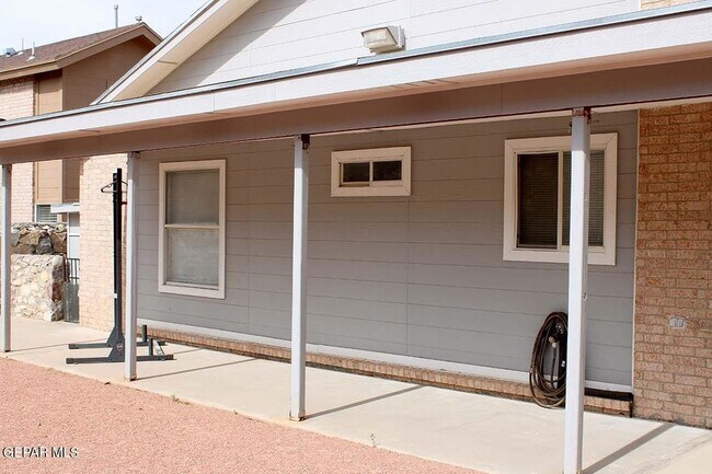 Building Photo - 7572 Plaza Taurina Dr