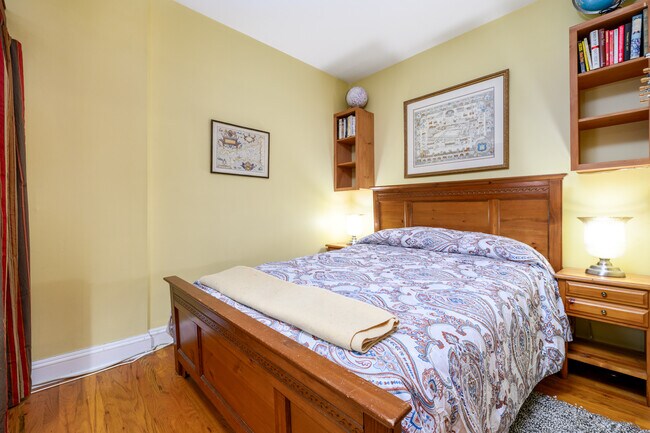 Building Photo - 94 Washington St