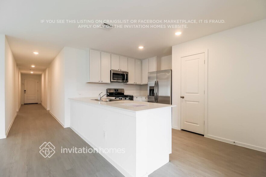 Building Photo - 16473 Blossom Grv Dr