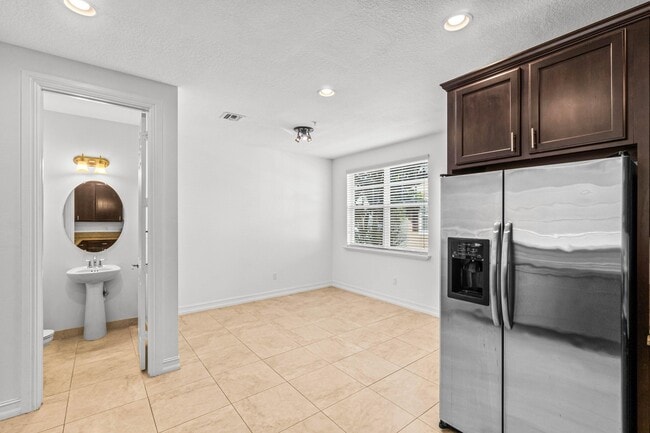 Building Photo - 109 E Coda Cir