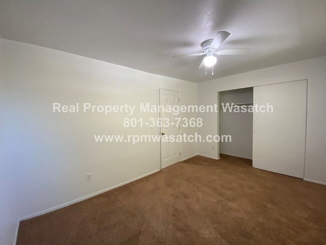 Building Photo - Check out This Unique 3 bed 1.5 Bath Townhome in Murray