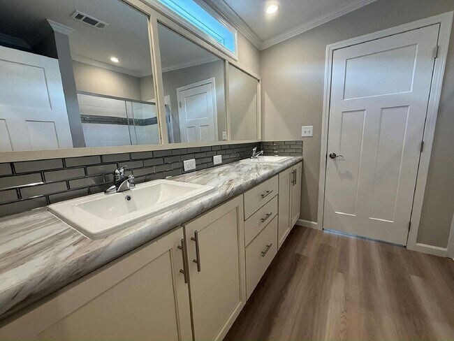 Building Photo - 3621 Campari Dr
