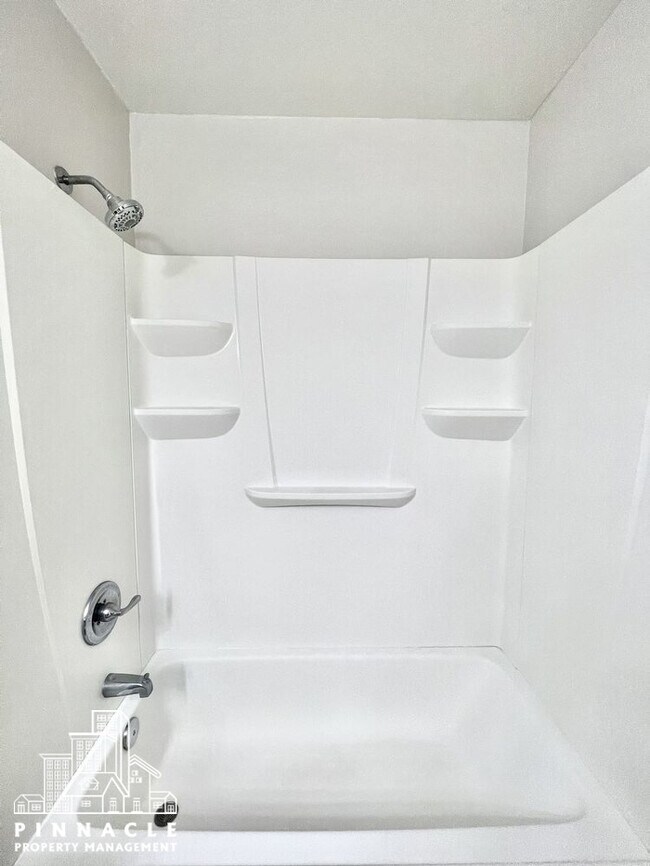 Building Photo - 2 Bed 2 Bath Torrance Apartment For Rent