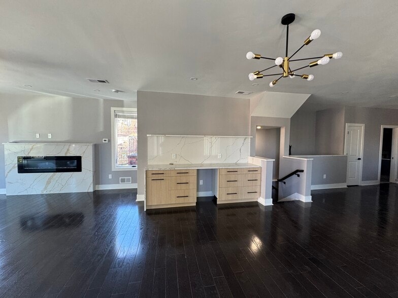 Building Photo - 3116 Dobson St