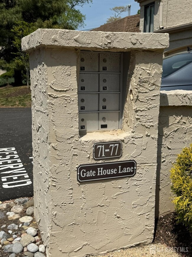 Building Photo - 75 Gate House Ln