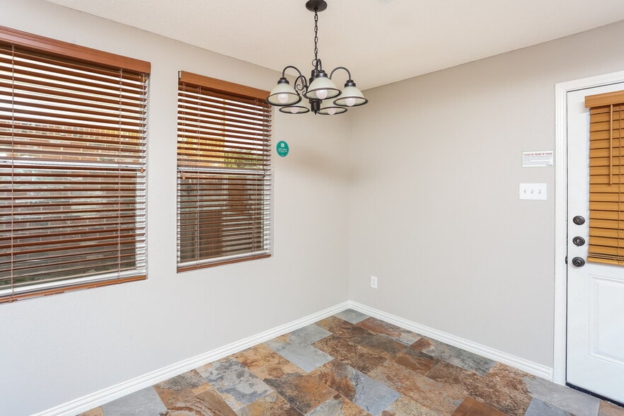 Building Photo - 1732 Rialto Way