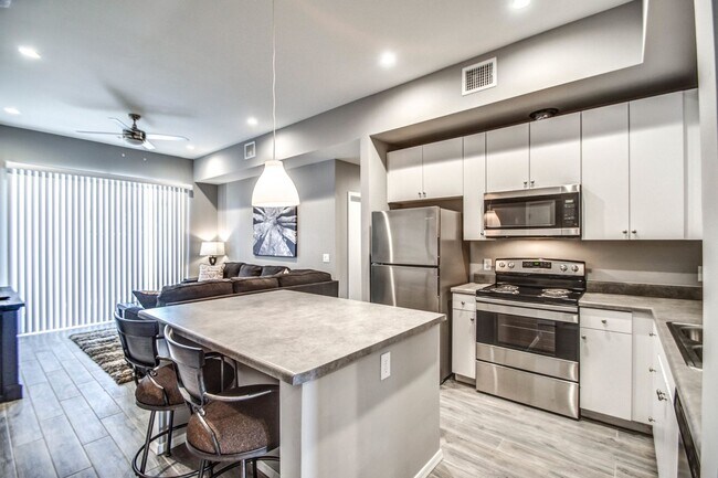 Interior Photo - Furnished 1 bed / 1 bath in a 4 bedroom ap...