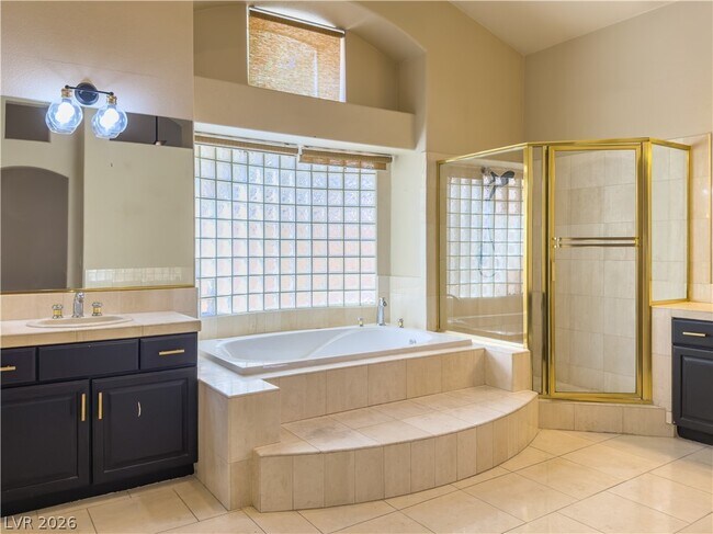 Building Photo - 1842 Bogey Way