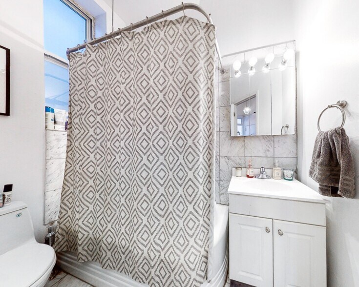 Building Photo - Prospect Park West