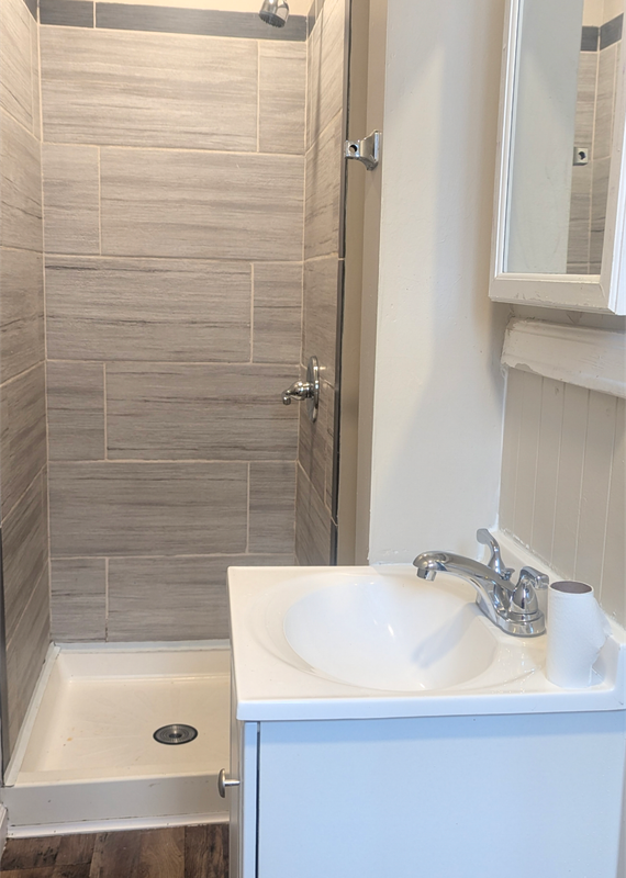 Building Photo - 714 Orchard St