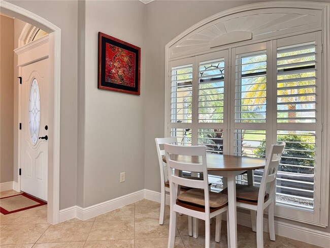 Building Photo - 4167 Victory Dr