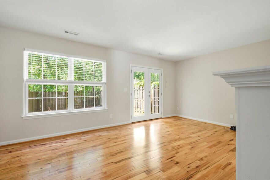 Building Photo - 9922 Matti Hill Ct