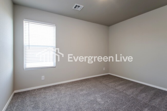 Building Photo - 2107 S Lakin Ln