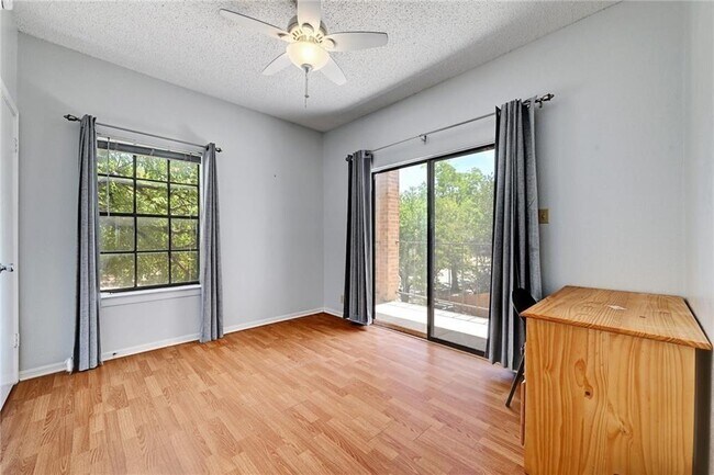 Building Photo - 203 E 31st St