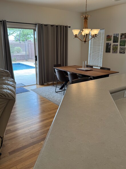 Building Photo - 18261 N Summerbreeze Way