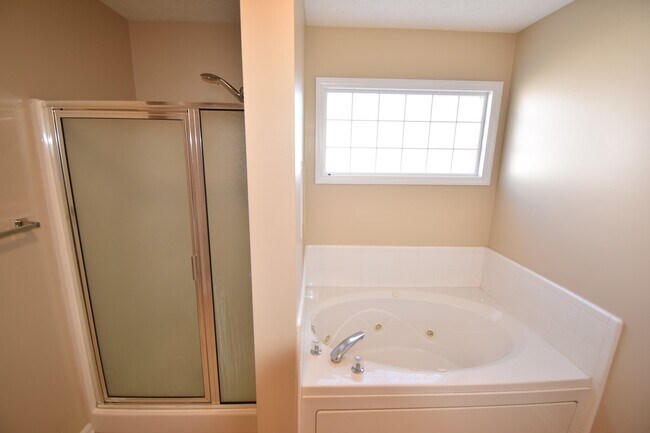 Building Photo - 5607 Walking Trail Way