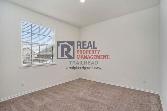 Building Photo - Charming 3-Bedroom Home in Desirable Neighborhood!
