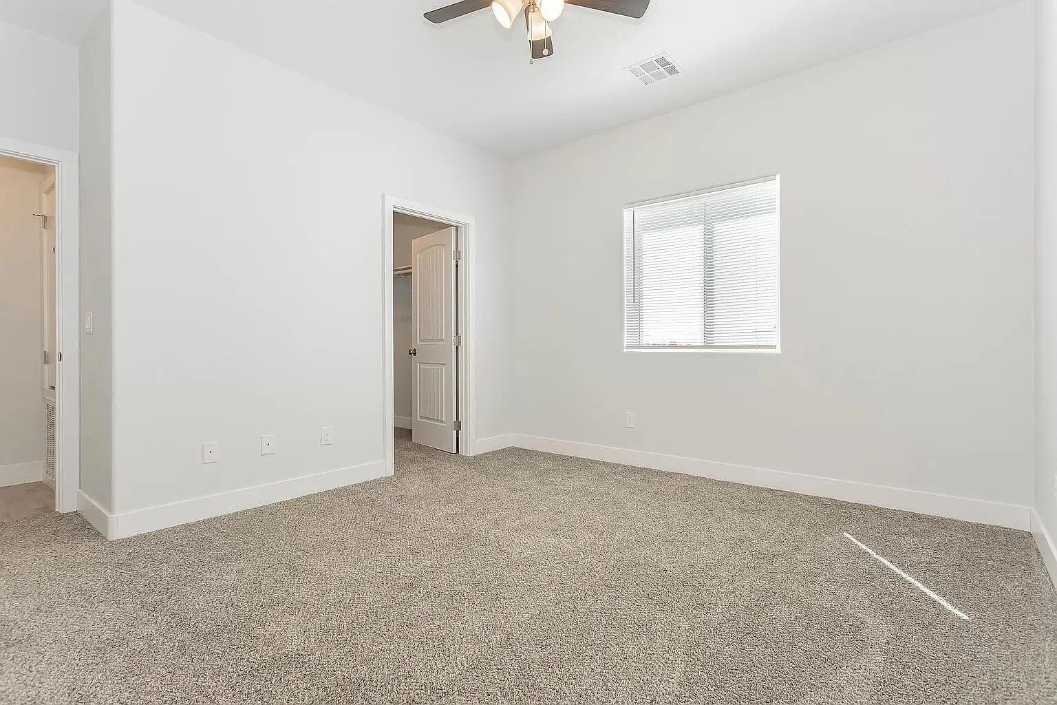 Building Photo - 1741 S Dandelion St