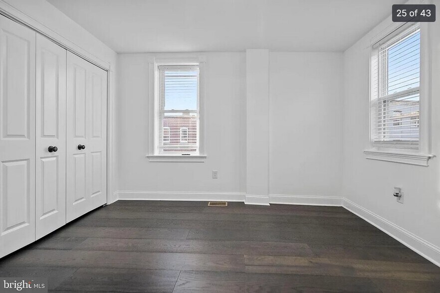 Building Photo - 500 N Lakewood Ave