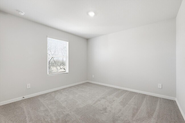 Building Photo - 5611 Chasewood Dr