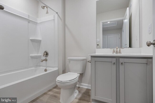 Building Photo - 69 Alexander Wy