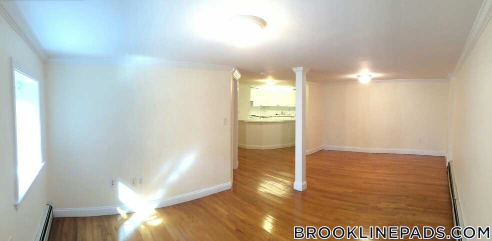 Building Photo - 1539 Beacon St